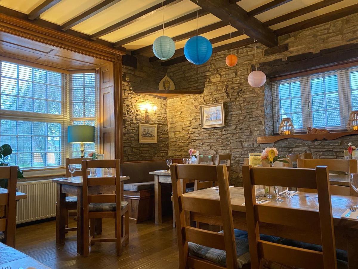 Castle Inn Knighton  Exterior photo